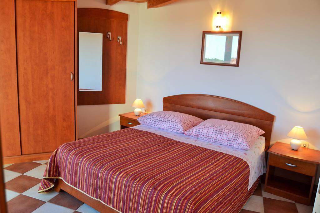 Apartments Green Village Premantura Habitación foto