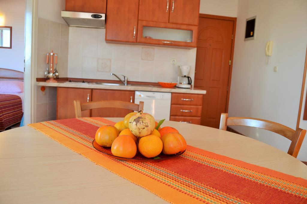 Apartments Green Village Premantura Habitación foto