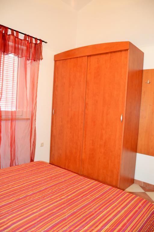 Apartments Green Village Premantura Habitación foto