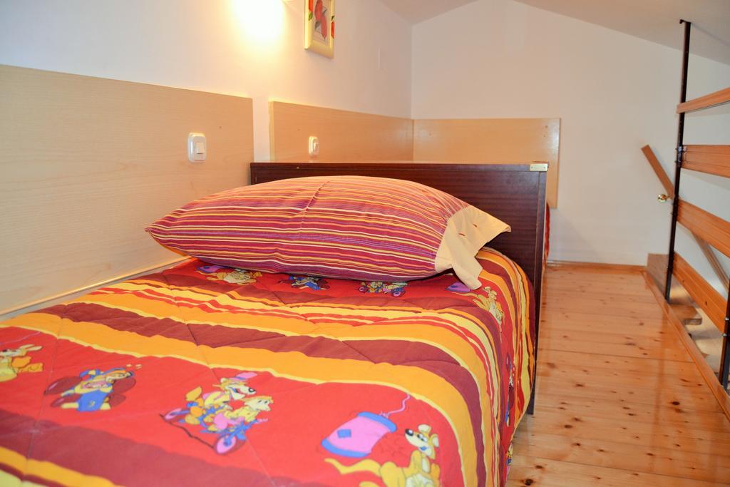 Apartments Green Village Premantura Habitación foto